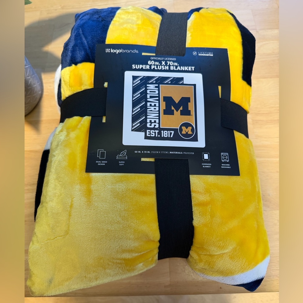 NEW Logo Brands Michigan Wolverines Super Plush Blanket - Yellow and Blue